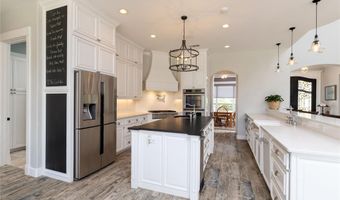 100 Redtail Hawk Dr, Aledo, TX 76008
