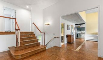 80 Woodbridge Dr, East Greenwich, RI 02818