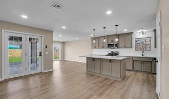 703 Comanche Trl, Altus, OK 73521