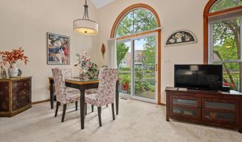 1937 N Coldspring Rd, Arlington Heights, IL 60004