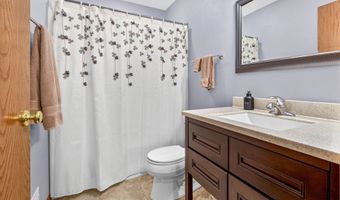 N9168 Cherry Meadow Dr, Appleton, WI 54915