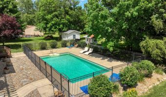 2943 Lee Marie Dr, Adrian, MI 49221