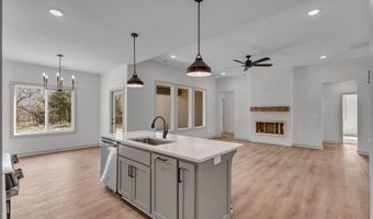 318 Rockers Dr, Baldwin City, KS 66006