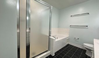6924 FAIRFAX Dr 330, Arlington, VA 22213