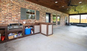 405 Woodburn Ln, Berwick, LA 70342