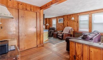 52 Planet Ave, East Providence, RI 02915