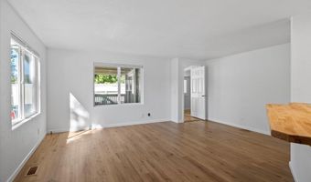 939 S Valley View Rd UNIT 12, Ashland, OR 97520