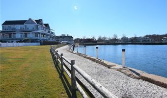 3 Kirwins Ln, Newport, RI 02840
