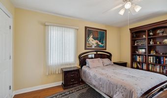 44 Netz Pl, Albertson, NY 11507