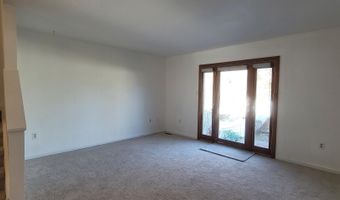 10 WOODFIELD Dr, Claymont, DE 19703