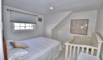 21 Drake Dr, Bayville, NJ 08721