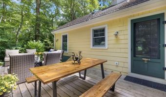 96 Steamboat St, Jamestown, RI 02835