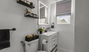 56 Errol St, Warwick, RI 02888