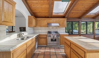 33201 Barber Rd, Agua Dulce, CA 91390