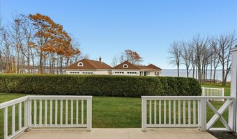 99 Dockside Ln, Belfast, ME 04915