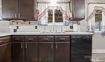 621 E Easy St, Caldwell, ID 83605