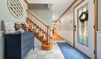43 Darling Parke Dr, Bangor, ME 04401