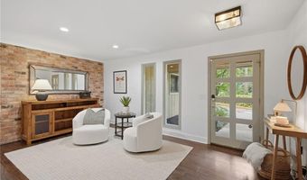 250 Rhine Dr, Alpharetta, GA 30022
