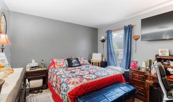 1317 Cable Ave, Beachwood, NJ 08722