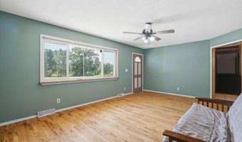 1225 E Church St, Aurora, MO 65605