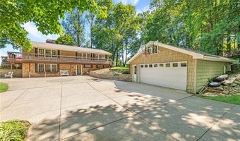 305 Hedgewood Dr, Akron, OH 44319