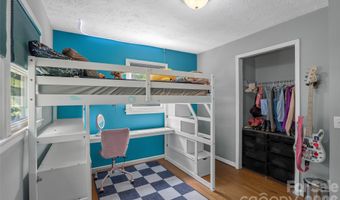 17 Azalea Rd, Arden, NC 28704