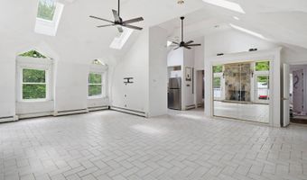 7 Page Rd, Bedford, MA 01730