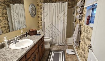 1504 S Tyler Ave, Aurora, MO 65605