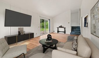 20 Sunshine Ln, Amityville, NY 11701