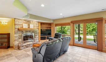 25173 Pin Oak Dr, Adel, IA 50003