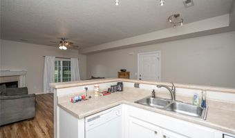 1655 34th Ave SW 3, Altoona, IA 50009