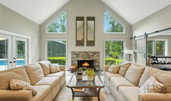 4 Egret Dr, Beaufort, SC 29907