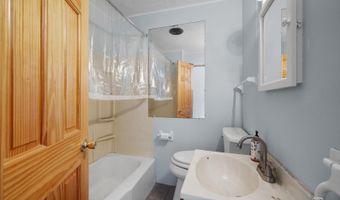 1527 N Harrison St, Algonquin, IL 60102