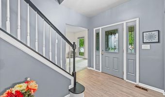 1820 Crofton Dr, Algonquin, IL 60102