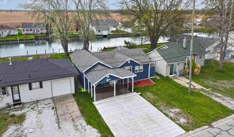 6334 Marina Dr, Algonac, MI 48001