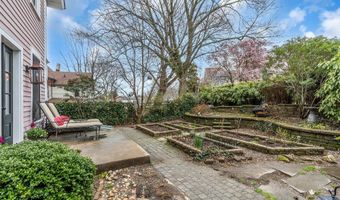 16 7th Ave, Atlantic Highlands, NJ 07716