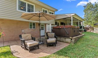 720 OAK TERRACE Dr, Ambler, PA 19002