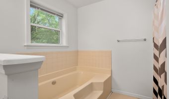 66 Foothill Rd, Albrightsville, PA 18210