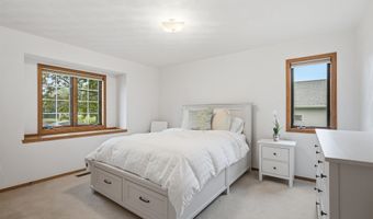 W2303 ST GERMAINE Court, Appleton, WI 54915