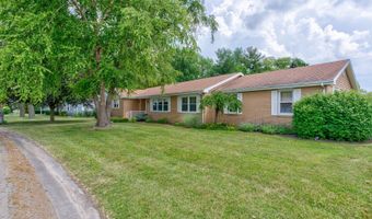 606 Dogwood Dr, Arcola, IL 61910