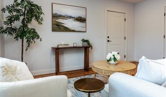 32 Exchange St 103, East Greenwich, RI 02818