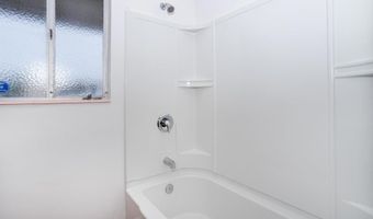 557 Canyon Dr, Solana Beach, CA 92075