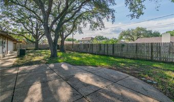 1307 Lincoln St, Alice, TX 78332