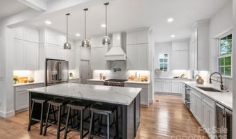 910 Everett Pl, Charlotte, NC 28205