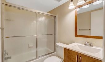 7758 DONNYBROOK Ct 101, Annandale, VA 22003