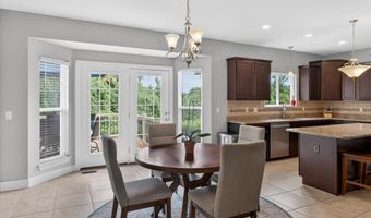 688 Stoney Creek Ln, Ballwin, MO 63021