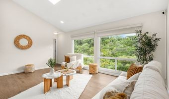98-2033 Pahiolo St, Aiea, HI 96701
