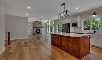3007 W Lake Jessie Dr SE, Alexandria, MN 56308