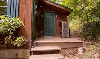 8 Westward Way, Bakersville, NC 28705