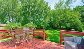 911 David St, Antioch, IL 60002